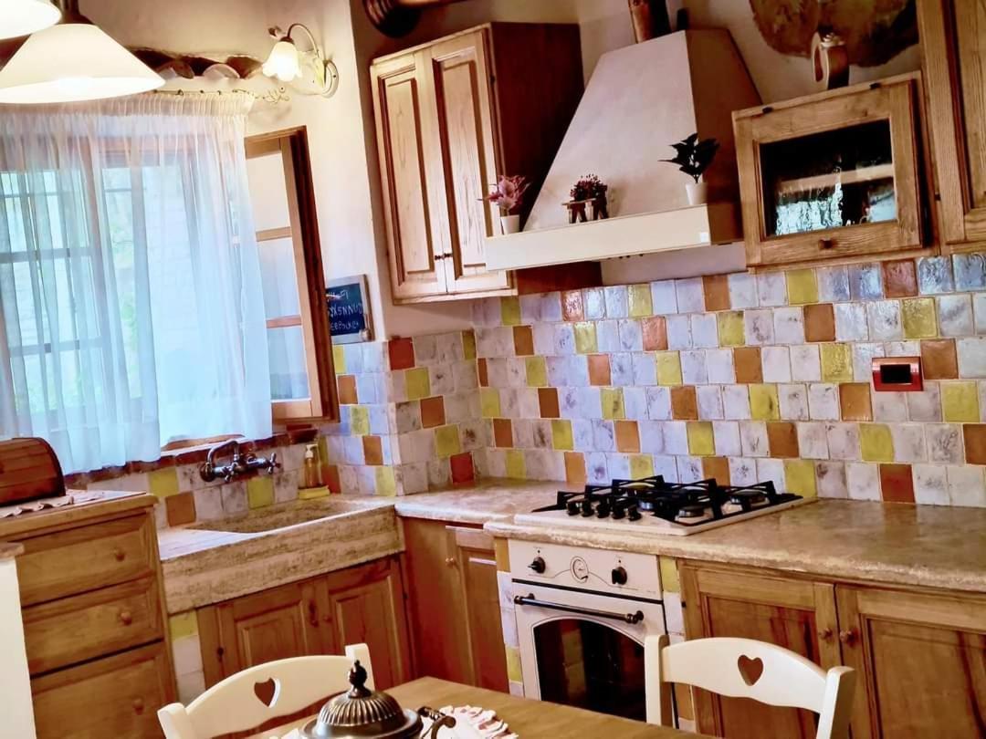 La Casetta Nel Borgo Кастельнуово-ді-Валь-ді-Чечина Екстер'єр фото